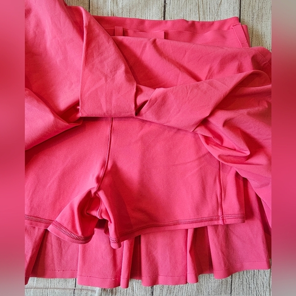 Aerie Offline •Size Medium• Dark Pink Pleated Tennis Core Preppy Skort Belted - Picture 3 of 7
